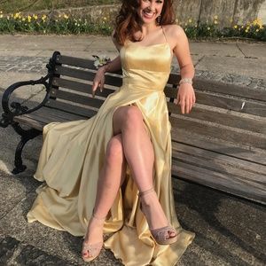 SHERRI HILL Gold Satin Prom Dress Size 2